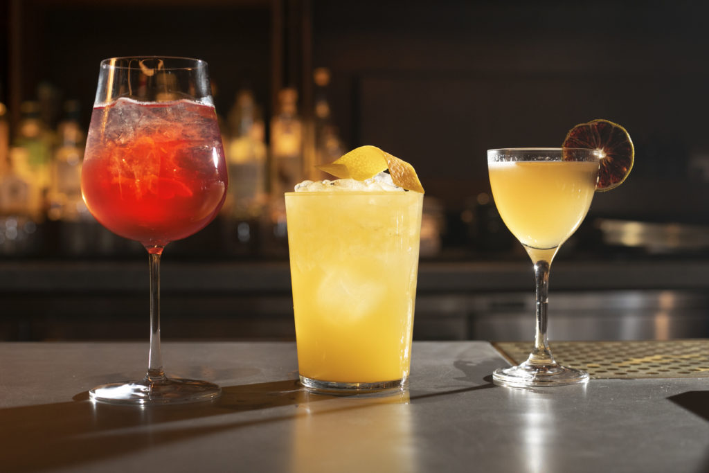 How to Properly Shake A Cocktail Momofuku Peachy Keen